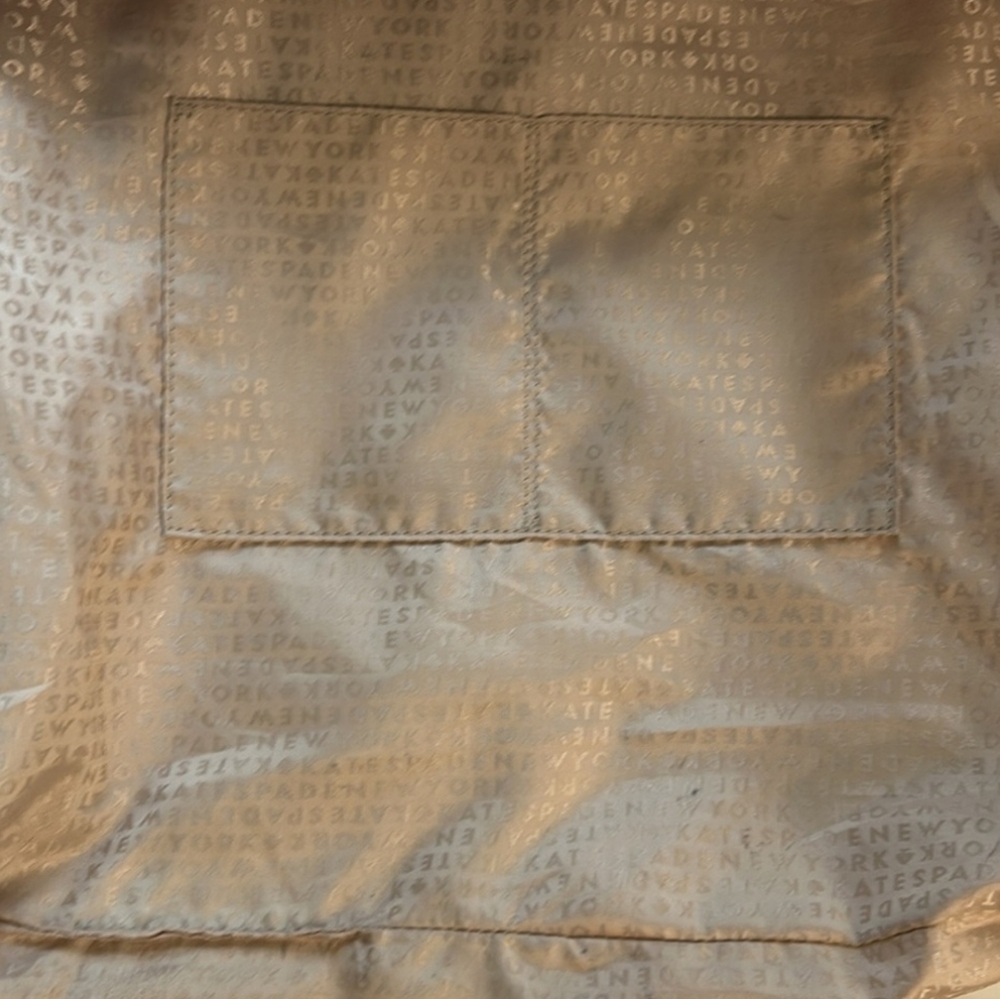 Kate Spade "Far from the Tree" Bon Shopper Tote, NYC Pretzel EUC - Picture 4 of 10
